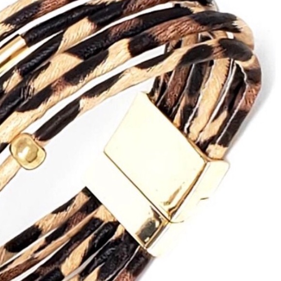 Leopard Magnetic Clasp Bracelet - Picture 2 of 4